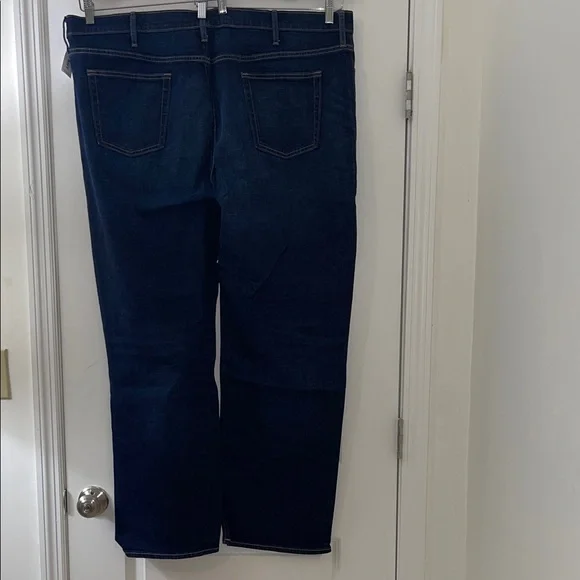 Old Navy Men's Deep Indigo Relaxed Jeans - Picture 2 of 9